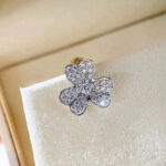 [Eternal Jewelry]CLOVER COMOS DIAMOND EARRINGS SILVER - Image 4