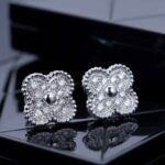 [Eternal Jewelry]CLOVER 1 MOTIFS DIAMOND STUD EARRINGS SILVER - Image 3