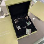 [Eternal Jewelry]CLOVER 5 MOTIFS SIVLER DARK MOP BRACELET - Image 4