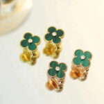 [Eternal Jewelry]CLOVER MEDIUM 1 MOTIFS MALACHITE DIAMOND EARRINGS - Image 2
