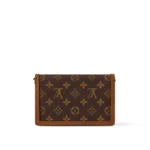 Dauphine Chain Wallet - Image 8