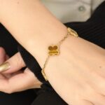 [Eternal Jewelry]CLOVER  5 MOTIFS TIGER EYE BRACELET - Image 3