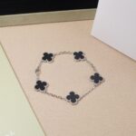 [Eternal Jewelry]CLOVER 5 MOTIF ONYXS  BRACELET SILVER - Image 2