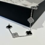 [Eternal Jewelry]CLOVER 5 MOTIF ONYXS DIAMOND BRACELET SILVER - Image 4