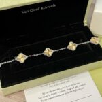 [Eternal Jewelry]CLOVER  5 MOTIFS  CHRISTMAS LIMITED EDITION BRACELET - Image 2