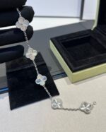 [Eternal Jewelry]CLOVER SILVER 5 MOTIFS BRACELET - Image 2
